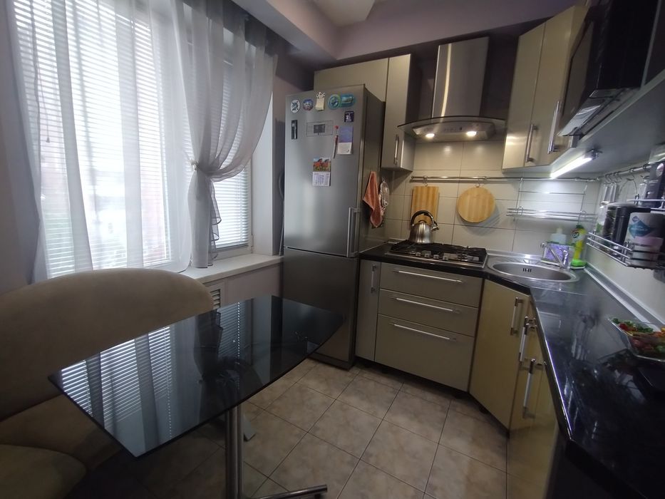 Продам 1- ком.кв-ру с кап.ремонтом,на Песках