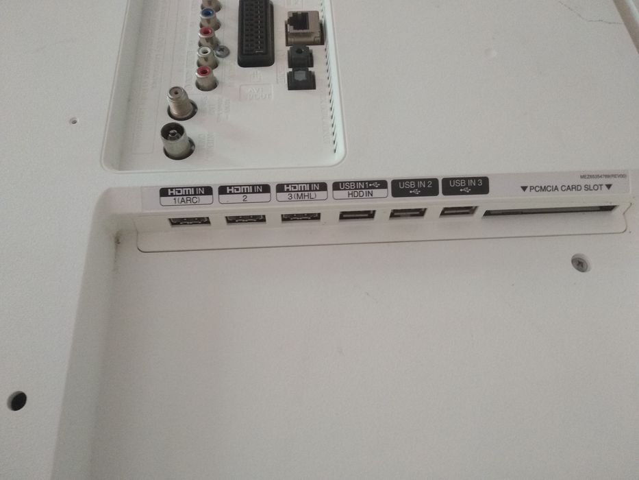 Телевизор LG 42LB572V (на запчасти)