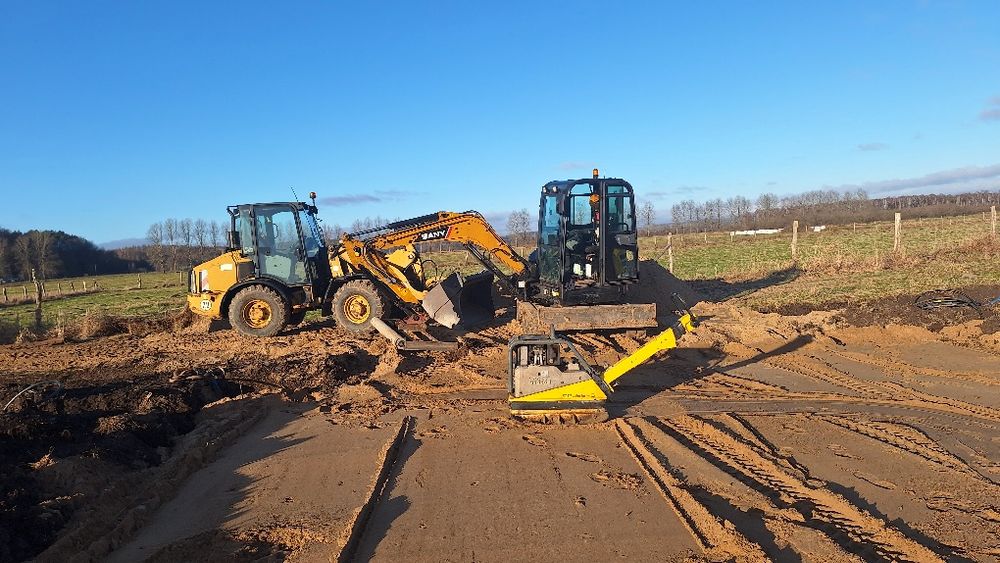 Transport wywrotka -Piasek, ziemia , Kruszywa