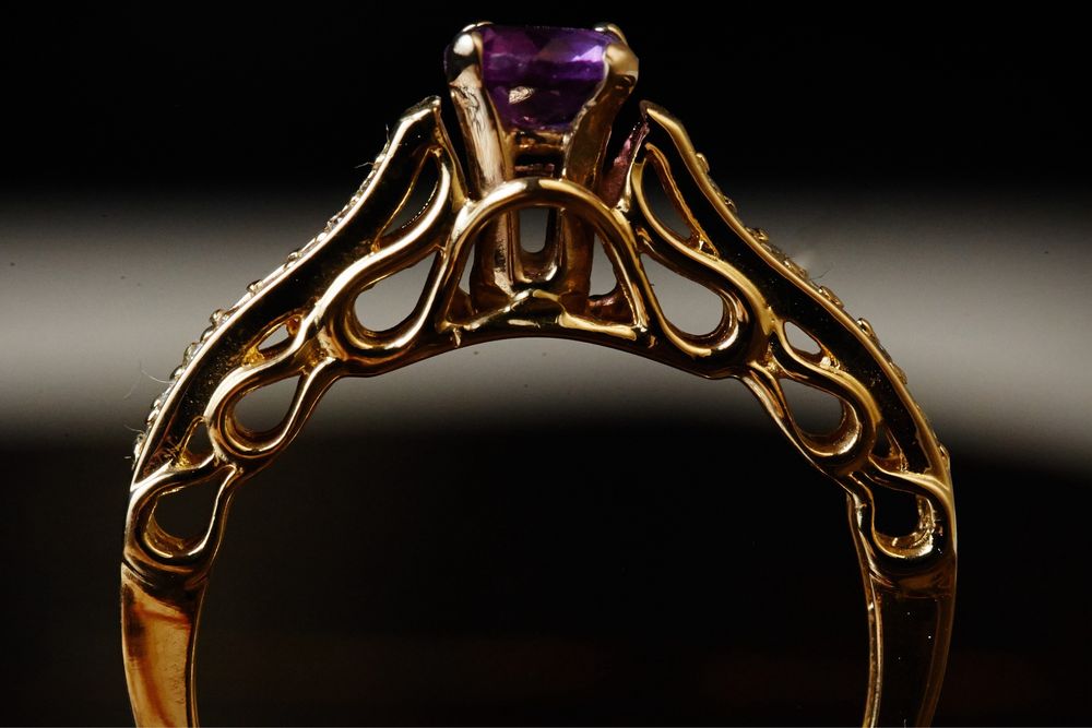 Pierścionek złoty 585 ametyst naturalny 0,43 ct diamenty 0,16 ct