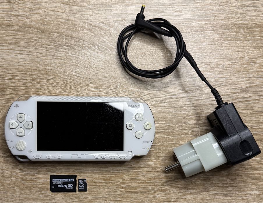 Портативная игровая приставка консоль Sony PlayStation PSP 1000 32gb