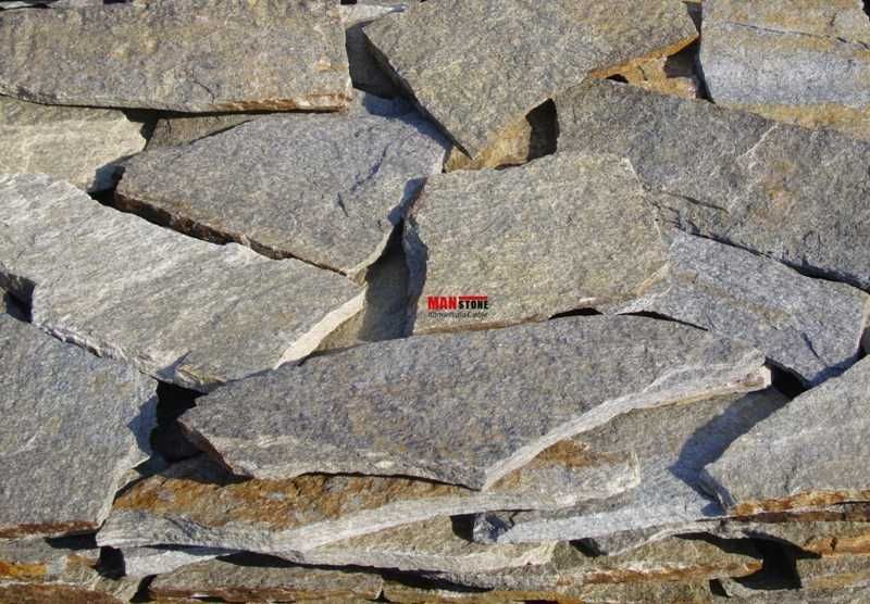Gnejs szaro-beżowy mały