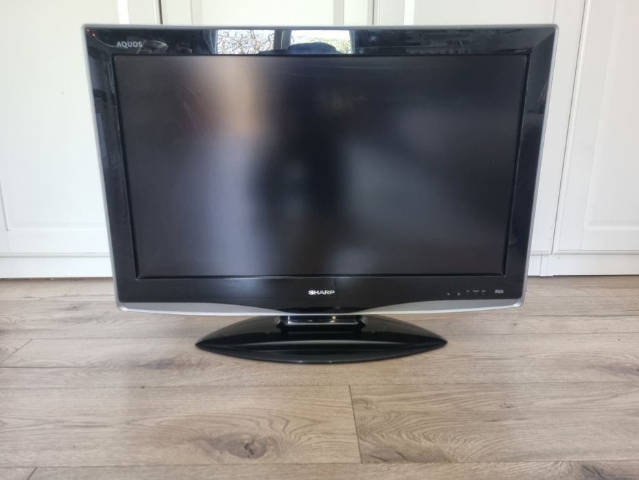 Telewizor Sharp 32 cale Stan bardzo dobry.