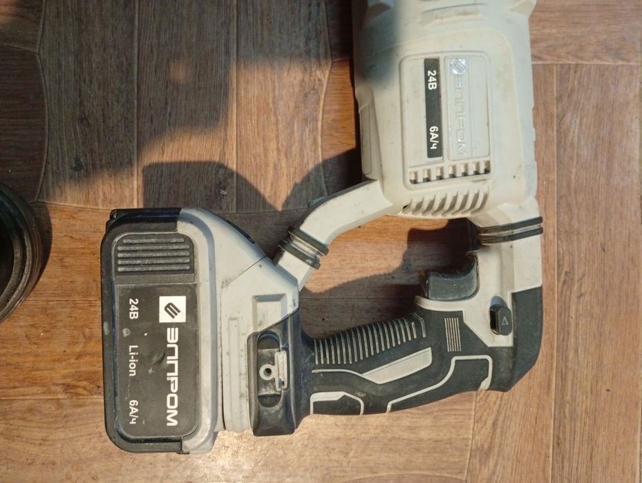 Продам акумуляторний перфоратор Елпром ЕПА-28