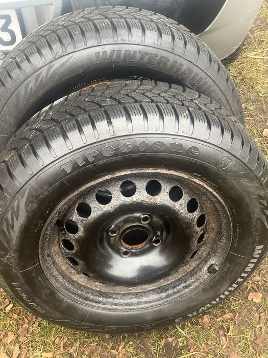 zimowe opony z felgami – 2 komplety