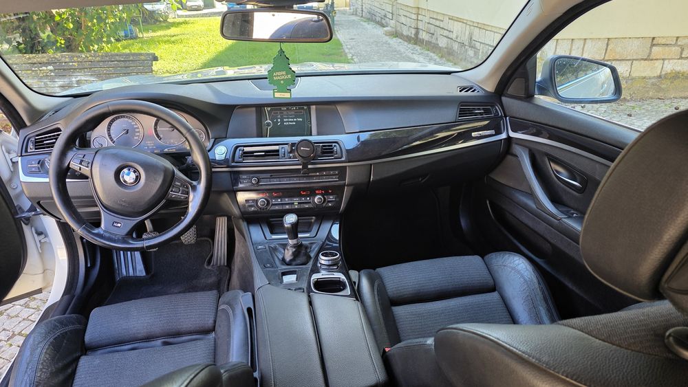 Vende se bmw 520d f11