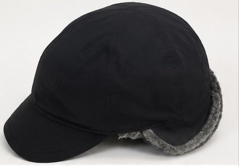 Оригінальна зимова шапка Helly Hansen з козирком та утепленими вушками
