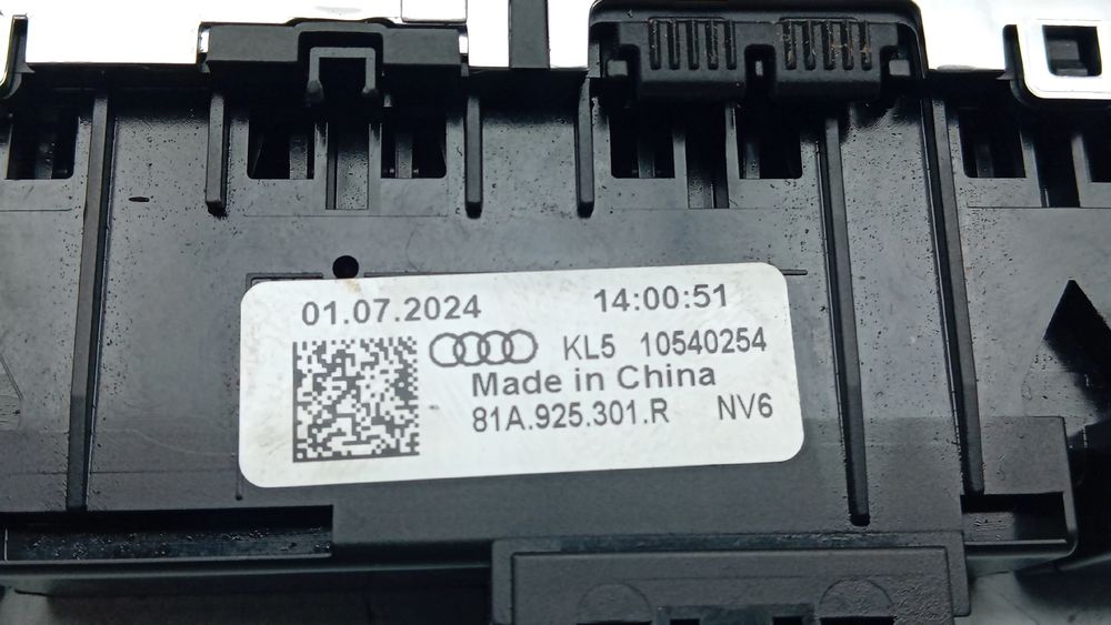 Botão / interruptor 4 piscas AUDI Q2 (GA)