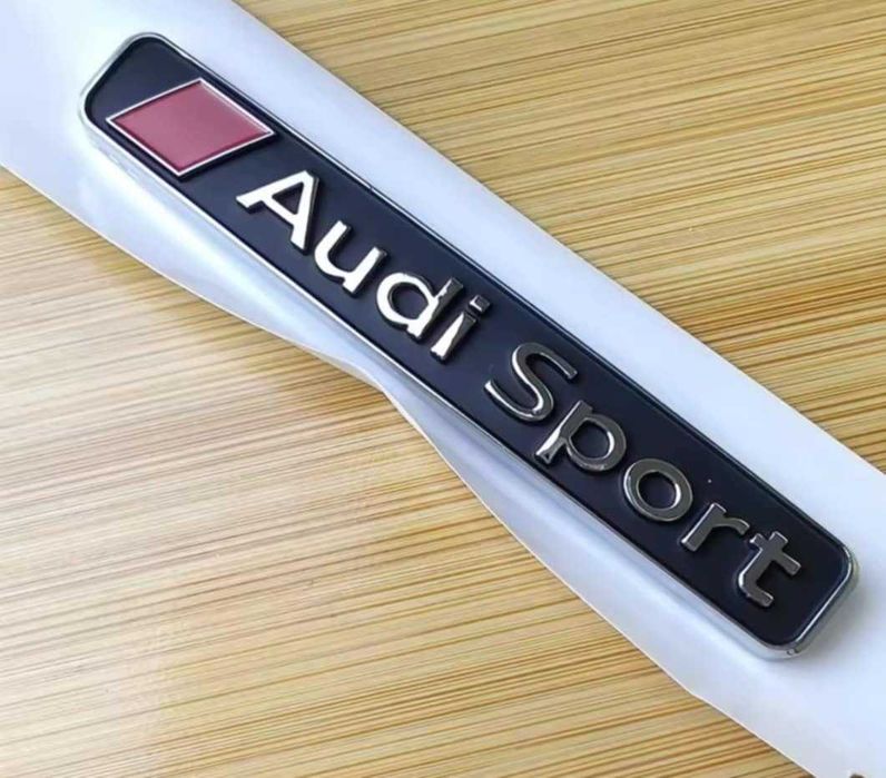 Audi brelok  ,  etui
