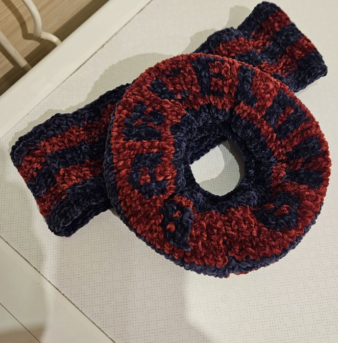 Welurowy zestaw: scrunchie + opaska na uczy
