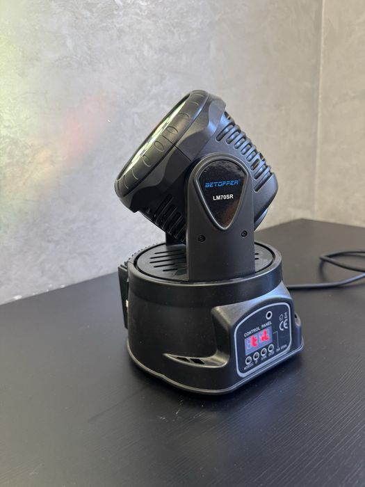 світлодіодна рухова голова (Moving Head) Betopper LM70SR