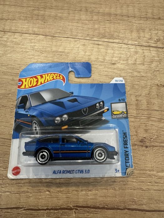 Hot wheels 10 sztuk DMC / tesla / jaguar