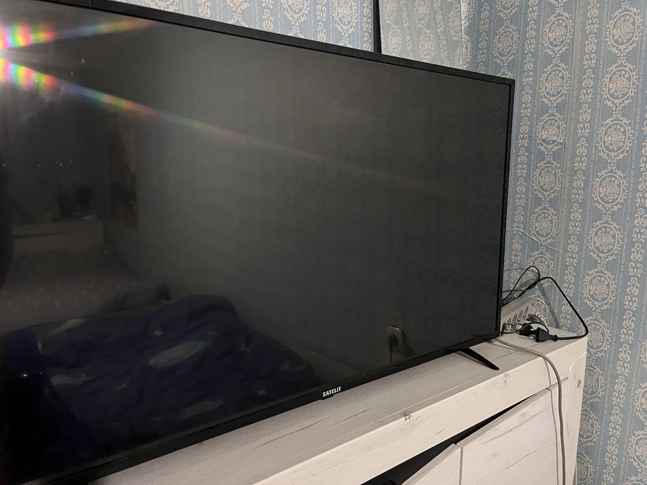 продам телевизор