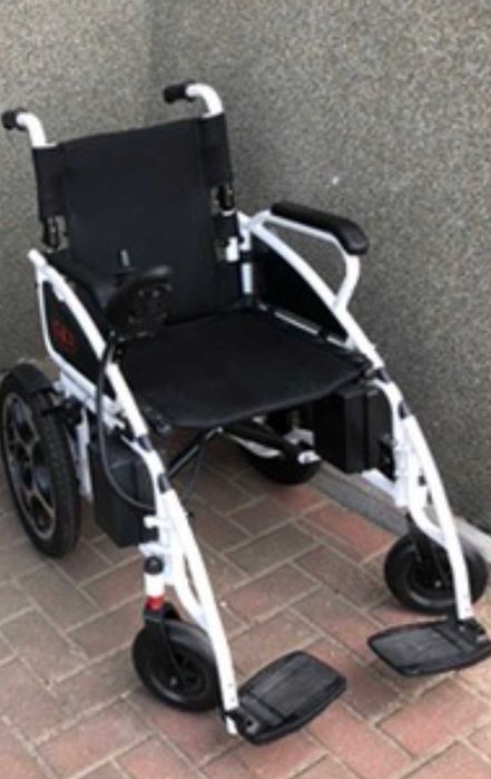 Wózek inwalidzki elektryczny