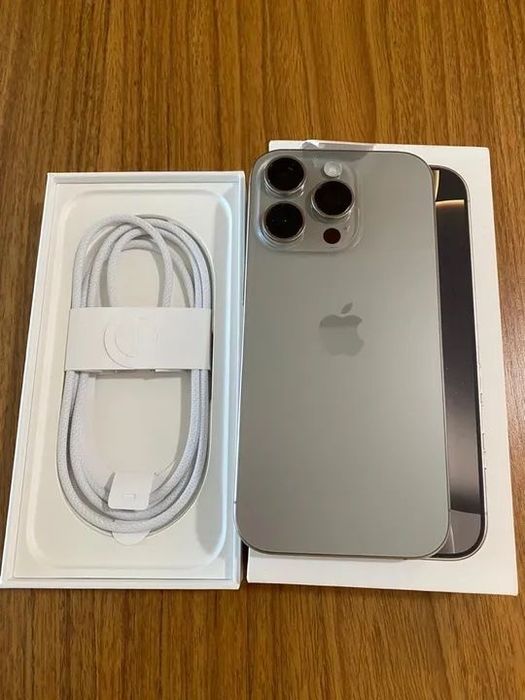 Iphone 16 pro Max 256Gb estado novo bateria 100% com garantia