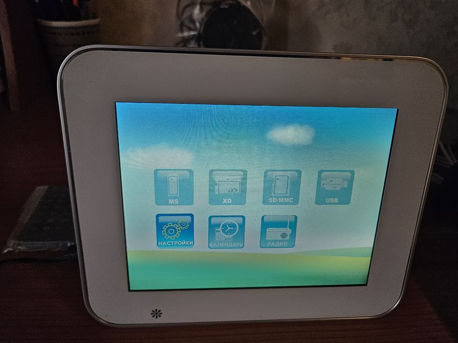 Цифровая фоторамка Ergo