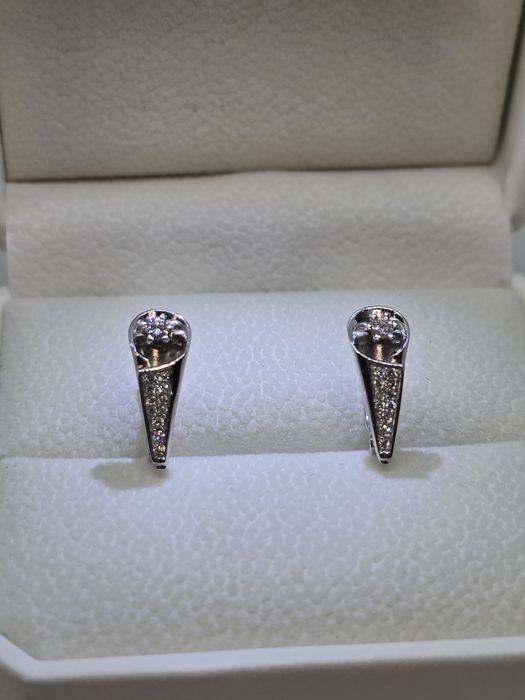 Золоті сережки з діамантами