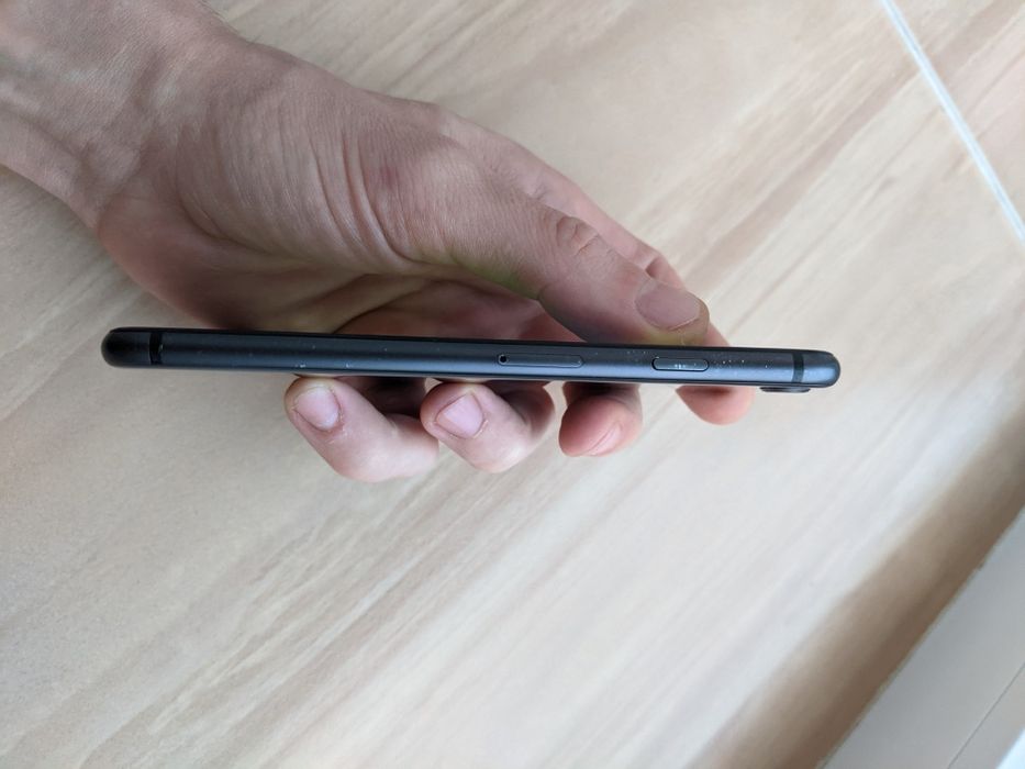 Продам iphone 8 64gb