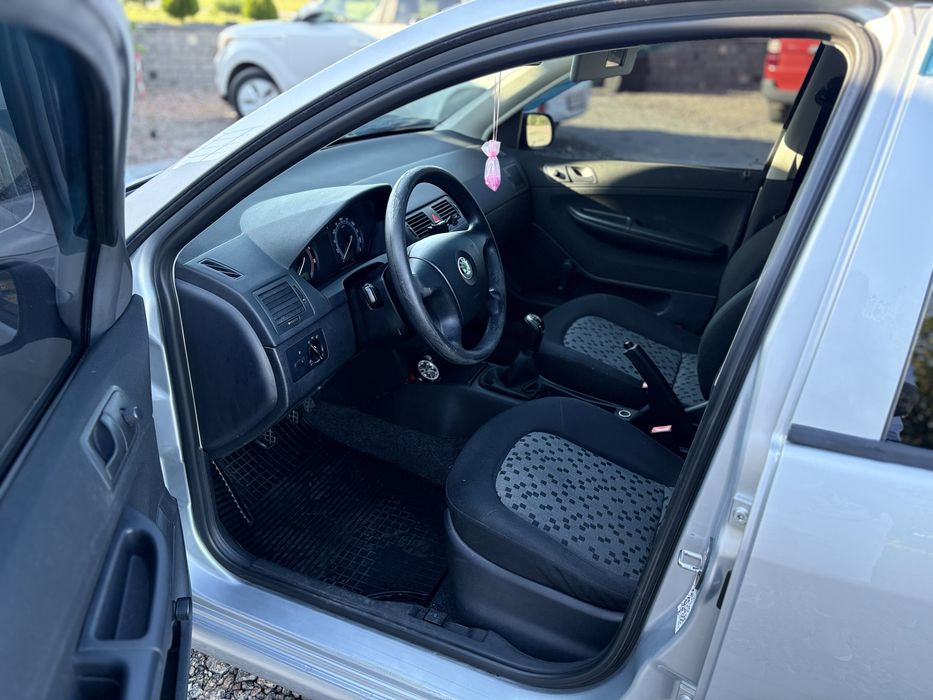 Skoda Fabia 1.2 бензин