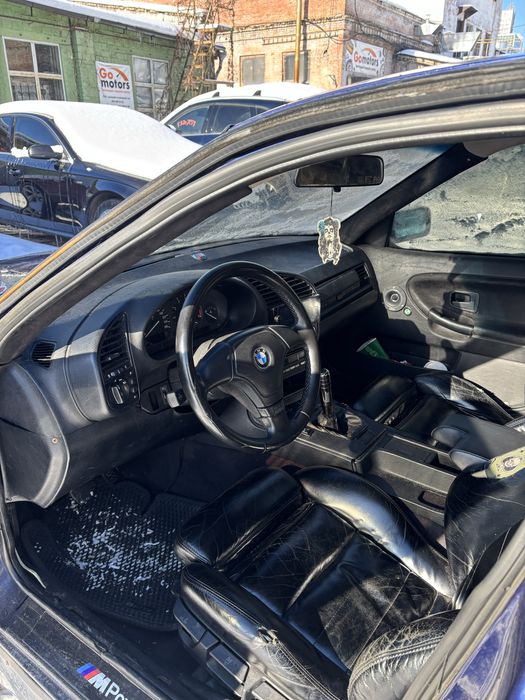 Продам BMW E36.