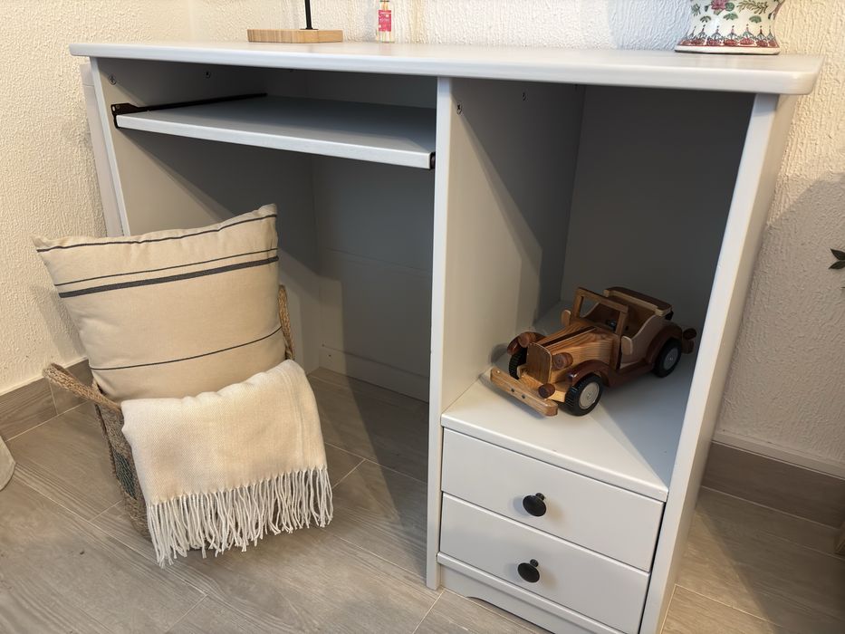 Secretária de madeira