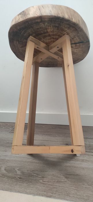 Base para vasos ou mesa de apoio