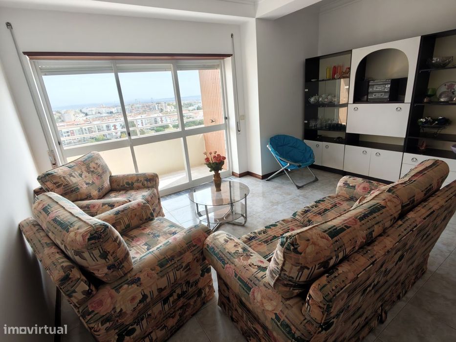 Apartamento com Excepcional Área e Localização - Buarcos