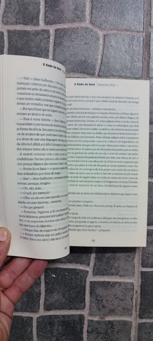 livro "O Nome da Rosa" de Umberto Eco