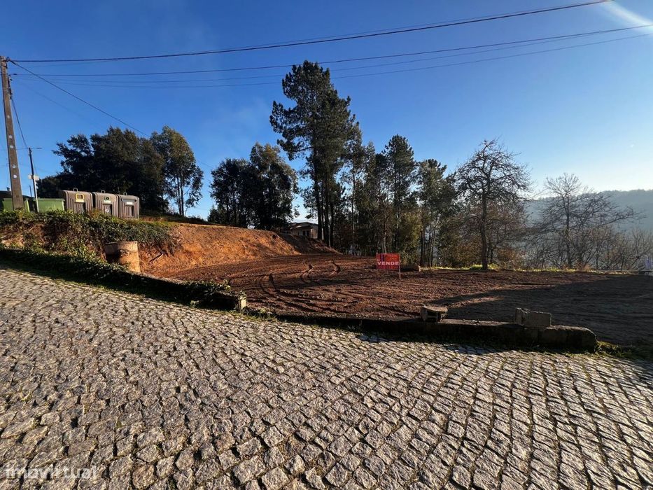 Terreno de construção Freixo de Cima