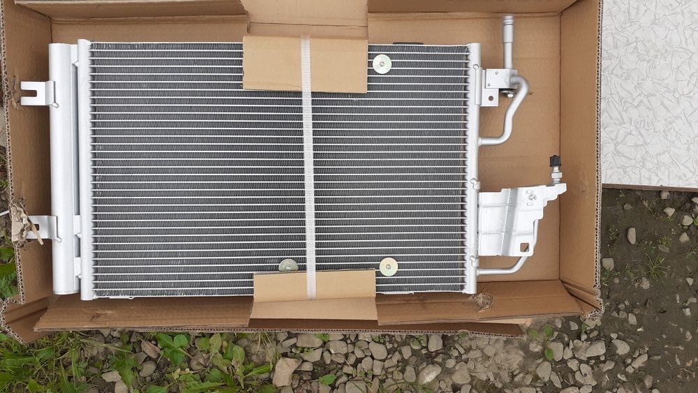 Радіатор кондиціонера Опель Opel Astra G,H Zafira A/B VectraC Зафіра