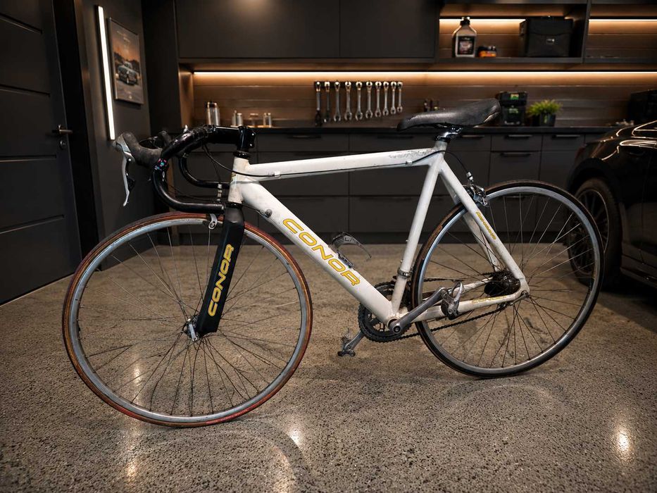 Bicicleta de estrada CONOR