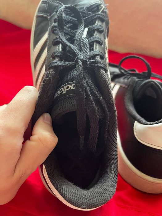 кросівки жіночі Adidas