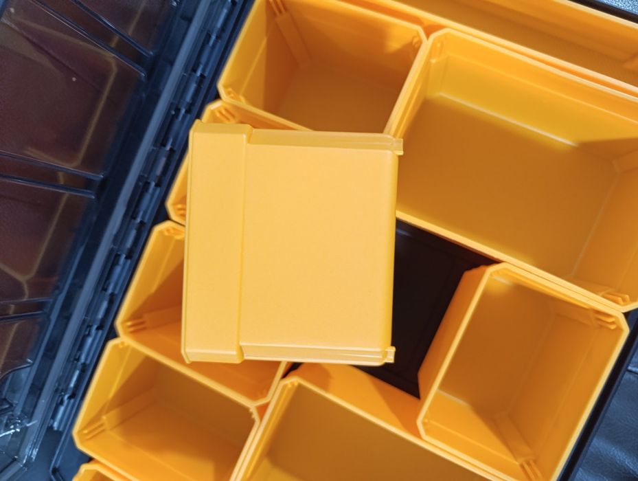 Ящик для инструмента DEWALT TSTAK McLaren (DWST82968-1M)