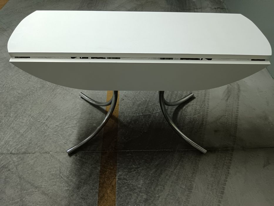 Mesa de cozinha branca