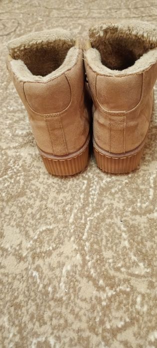 Продам дитячі сапожки.