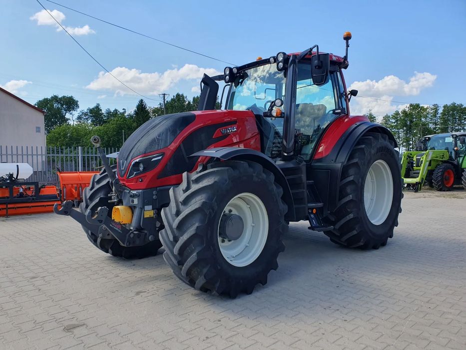 Valtra T154 Versu  SISU, 160KM , przedni TUZ i WOM  , amortyzacja osi i kabiny, pneumatyk