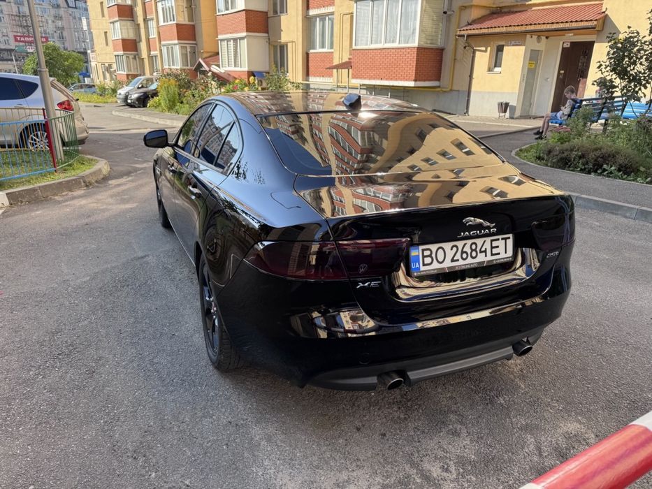 Jaguar xe.