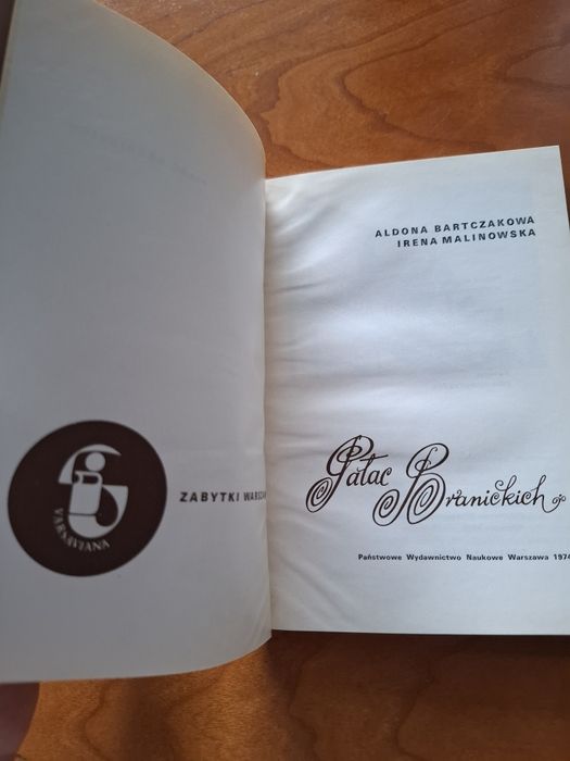 Seria 12 książek  Zabytki Warszawy PWN, Palac Sapiehów, Tyszkiewiczów,