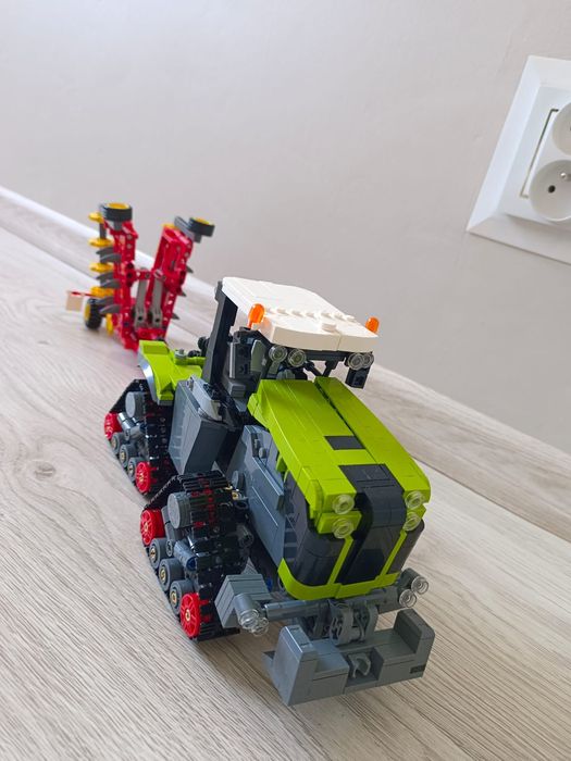 Zabawka CaDA Claas Xerion 5000 TRAC TS.Lego