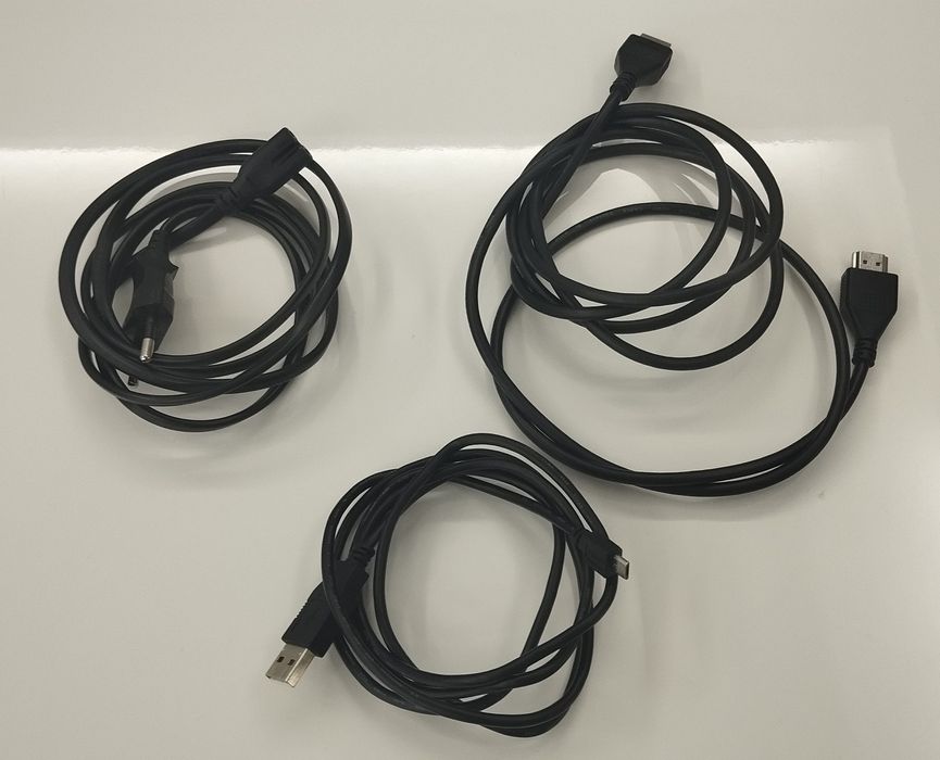 PS4 + comandos+ acessórios