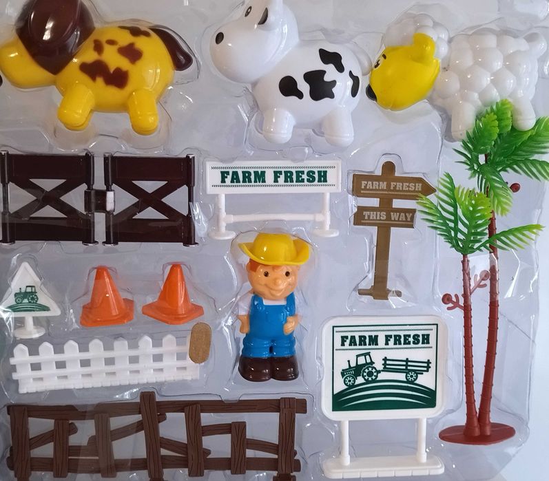 Игровой набор Весёлая Ферма, домашние животные +Трактор свет,звук.