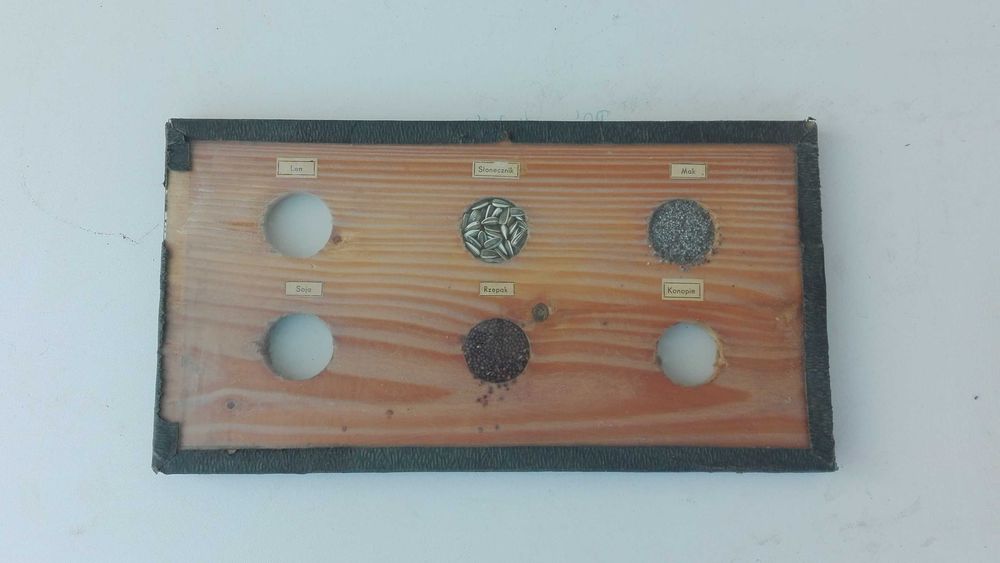 Pomoc naukowa z PRL, nasiona roślin, niemodyfikowane genetycznie