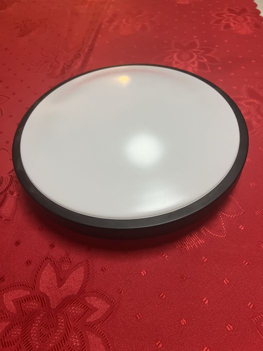 Plafon  do łazienki lub korytarza.