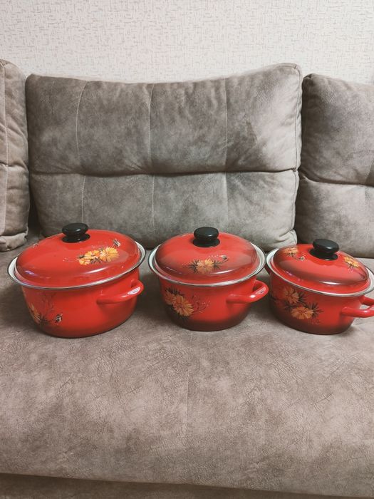 Продам набір кастрюль