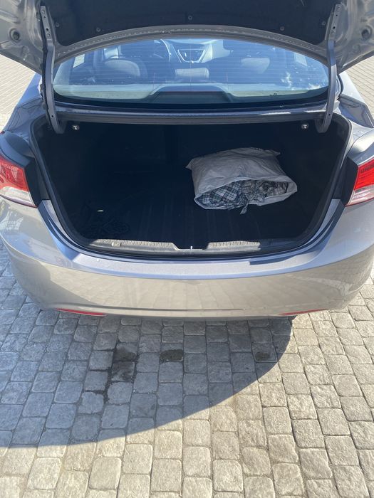 Hyndai Elantra 1.8 бензин