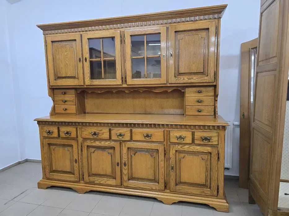 Zestaw mebli – stół, krzesła, witryna i kredens. Transport cały kraj.