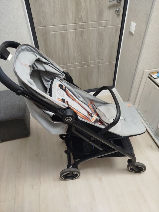 Дитяча коляска Cybex Beezy.