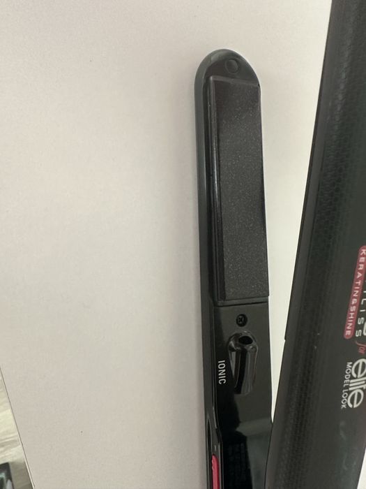 Випрямляч для волосся Rowenta