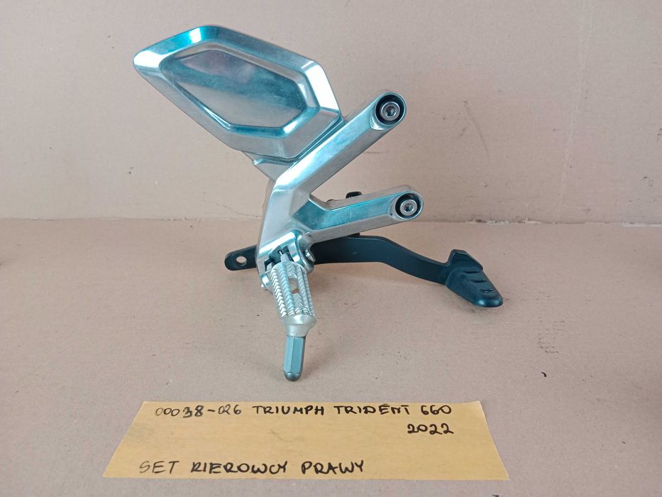 Triumph Trident 660 Set Kierowcy Prawy Przód Podnóżek Dźwignia Hamulca