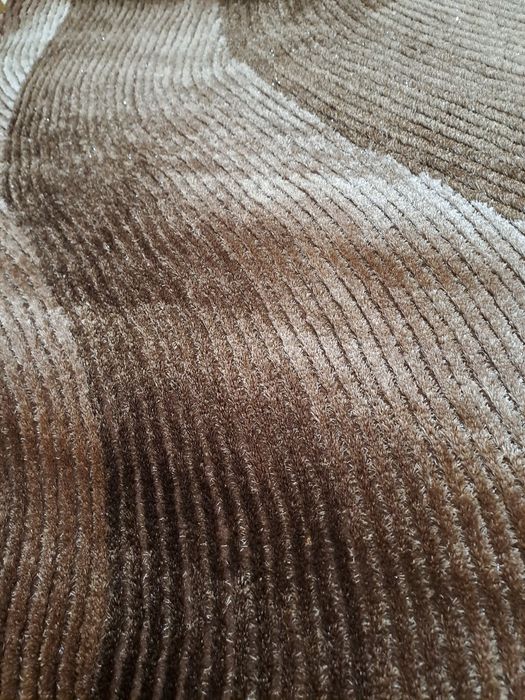 Carpete nova de cor castanho em degrade